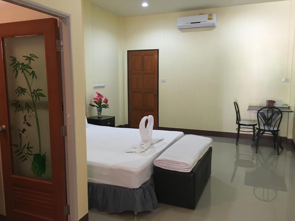 Happy Resort Phang Nga Natai Beach Exterior foto